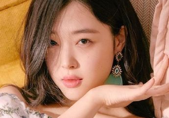 Pamerkan Selembar Kartu Nama di Instagram, Sulli akan Buka Toko?