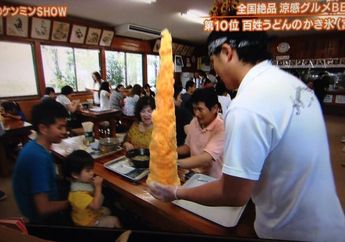 Es Serut Setinggi 60 cm Jadi Tren Baru di Jepang, Memakannya Butuh Usaha Ekstra!