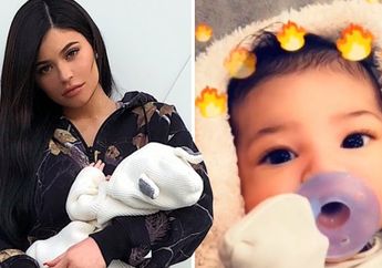 Kylie Jenner Tindik Telinga Bayinya yang Baru Berusia 5 Bulan, Simak Risikonya!