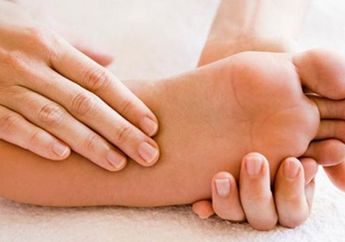 Kaki Seorang Remaja Terbakar Setelah Jalan di Atas Pasir Pantai