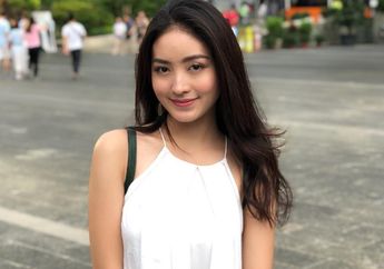 Bak Gadis Korea, Natasha Wilona Tampil Kece dengan Paduan Blazer, Kepoin Penampilannya yuk!