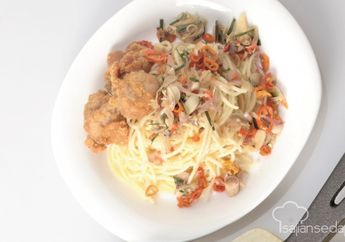 Waw Lezatnya Spageti Ayam Crispy Sambal Matah yang Menggoda 