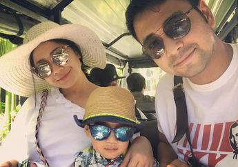 Kacamata yang Dipakai Rafathar Bikin Geger Netizen, Ternyata Segini Harganya!