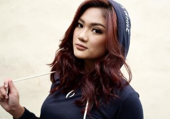 Terlihat Lebih Dewasa, Intip Penampilan Memukau Marion Jola Saat Hadiri Indonesian Movie Actors Awards 2018