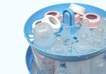 Pentingnya Memastikan Perlengkapan Bayi Tetap Steril Menurut dr Reisa Broto Asmoro