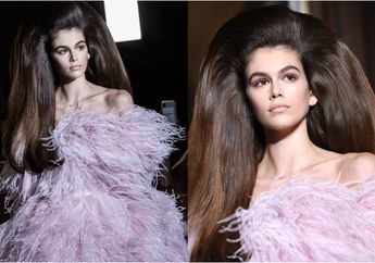 Gaya Rambut ala Tahun 60-an Ini Bikin Kaia Gerber Tampil Beda dalam Pagelaran Busana Valentino Haute Couture di Paris