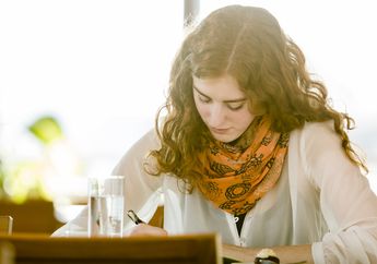 5 Shio yang Diramal Berjodoh dengan Penulis Buku, Harus Sabar dan Punya Kepekaan Tinggi