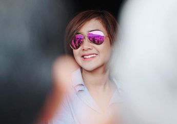 4 Penampilan Modis Cita Citata Saat Liburan Keliling Eropa, Manis Banget!