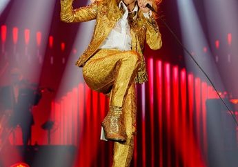 7 Potret Epik Celion Dion, Diva Dunia yang Berlutut di Hadapan Penggemarnya