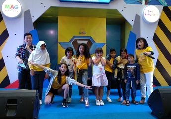 Manisnya Pemain Koki-koki Cilik Bagikan Hadiah Tanda Terimakasih