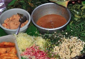 10 Salad Indonesia,  Ada yang Sambalnya Pakai Parutan Kelapa