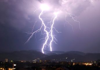 7 Hal Buruk yang Pernah Terjadi di Tanggal '13', dari Pengeboman Istana Buckingham Sampai Badai Salju di Kota Buffalo