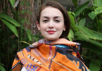 Cantik Menggemaskan, Intip Penampilan Modis Rianti Catwright dalam Paduan Head Scarf yuk!