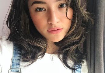 Tampil Seksi, Marshanda Kenakan Makeup Bronzy yang Glowing dan Elegan Banget, Intip yuk!