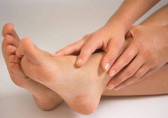 10 Tanda pada Kaki Ini Bisa Menunjukkan Kita Menderita Penyakit Serius. Salah Satunya Bisul!
