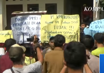 Tak Terima , Orang Tua Calon Murid Segel Sekolah dan Sandera Kadisdik