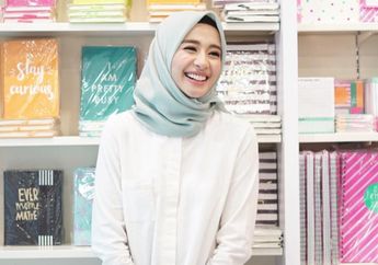 Nggak Monoton, Intip Variasi Hijab Square ala Laudya Cynthia Bella, Bikin Gayamu Makin Chic!
