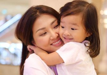 Tampil ala Putri Salju, OOTD Thalia Putri Onsu Ini Bikin Gemas Banget!