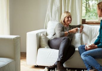 Deretan Pertanyaan Seputar Kesehatan yang Perlu Kamu Ajukan Pada Orang Tuamu, Cek yuk!