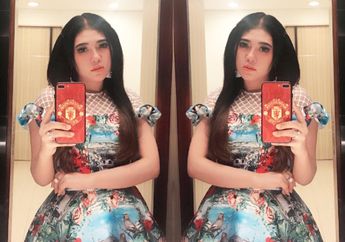 Nonton Kekalahan Inggris, Intip Penampilan Sporty Via Vallen dengan Kostum Mancheser United, Modis dan Fashionable!