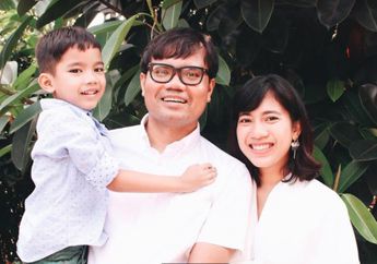 Penampakan Tetta Riyani, Teman Hidup Soleh Solihun yang Kayak Ibu Muda