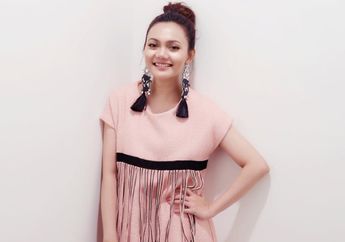 Intip OOTD Simpel Rina Nose yang Chic Abis, Bisa Kamu Contek nih!