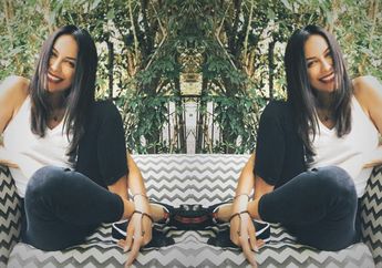 Pamerkan Perut Ramping Seksi, Penampilan Sophia Latjuba Tuai Beragam Komentar!