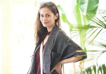 Intip Penampilan Chic dan Simpel Sabai Dieter dengan Stripe Blouse!