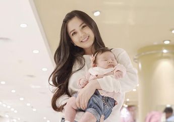 Pergi Berdua dengan Vechia, Franda Bagikan Tips Bawa Bayi Naik Pesawat