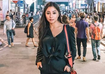 Intip Padu Padan Kaus Oblong ala Nikita Willy, Simpel Banget!
