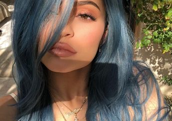 Colorful! 10 Warna Rambut ala Kylie Jenner yang Seru Buat Dicoba
