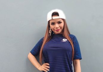 Penuhi Janji Buka Baju, DJ Dinar Candy Bikin Orang Lain Salah Fokus dan Jatuh!