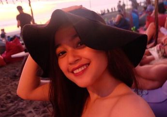 Jarang Terekspos, Inilah Potret Cantik Cecilia Gina Anak dari Limbad!