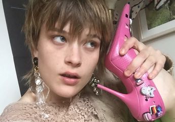 Sukses Keluarkan Koleksi Crocs Platform Pada Spring Summer 2017, Kini Balenciaga Kembali Keluarkan Sepatu Crocs Model Heels