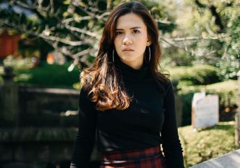 Gaya Kasual ala Michelle Joan dengan Outfit Off Shoulder yang Modis Abis, Contek yuk!