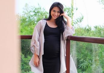 Pamerkan Perut Buncit, Rini Yulianti Tampil Simpel dan Memikat Saat Liburan!