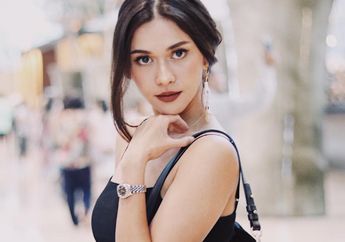 Intip OOTD Feminin ala Nana Mirdad dengan Floral Dress, Hot Mom yang Kece Abis!