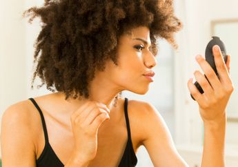 Agar Riasan Wajah Awet, Hindari 5 Makanan Penyebab Kulit Berminyak Ini