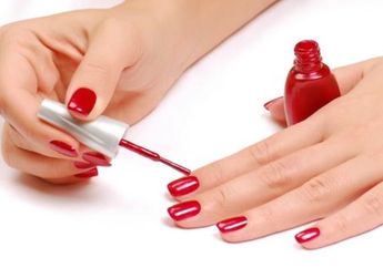 Hati-hati, Pemakaian Cat Kuku Bisa Sebabkan Gangguan Tiroid dan Kenaikan Berat Badan, Ini Penjelasannya