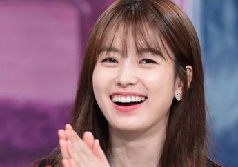 Han Hyo Joo Terlihat Cute dengan Puff Sleeve Dress di Event Red Carpet Film Terbarunya!