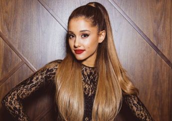 Alasan Ariana Grande Selalu Memakai Gaya Rambut High Ponytail
