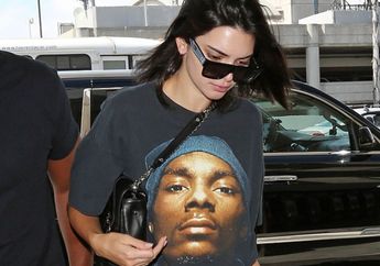 Lihat yuk Airport Style Kendall Jenner dengan T-shirt Bergambar Snoop Dogg