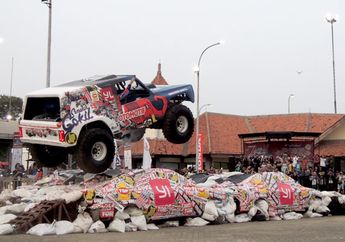 Wow! OTOBURSA Tumplek Blek 2018, Diserbu Para Penggemar Otomotif 