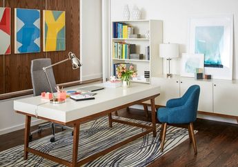 Agar Kerja Jadi Lebih Semangat, Ubah Yuk Meja Kerja Sesuai Hobi