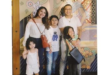 Cynthia Riza Ungkap Caranya Berbagi Cinta pada Keempat Anaknya