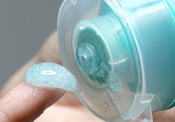 Cara Buat Scrub Alami untuk Cerahkan Bibir, Aman Banget Tanpa Bahan Kimia!