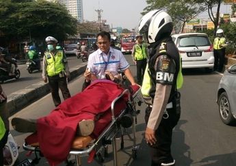 Pengedara Wanita Tiba-tiba Pingsan Saat Terkena Razia Polisi, Pura-pura atau Serius?