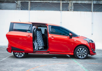  Tips Menyimpan Koleksi Busana di Dalam Mobil Agar Tidak Mudah Kusut