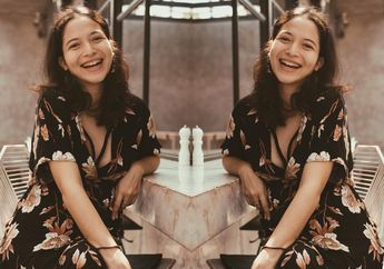  Lihat yuk Gaya Putri Marino yang Sederhana dengan Stripe Dress dan Riasan Minimalis!