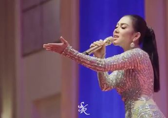 Syahrini Habiskan Puluhan Botol Hair Spray Demi Jambul Khatulistiwa